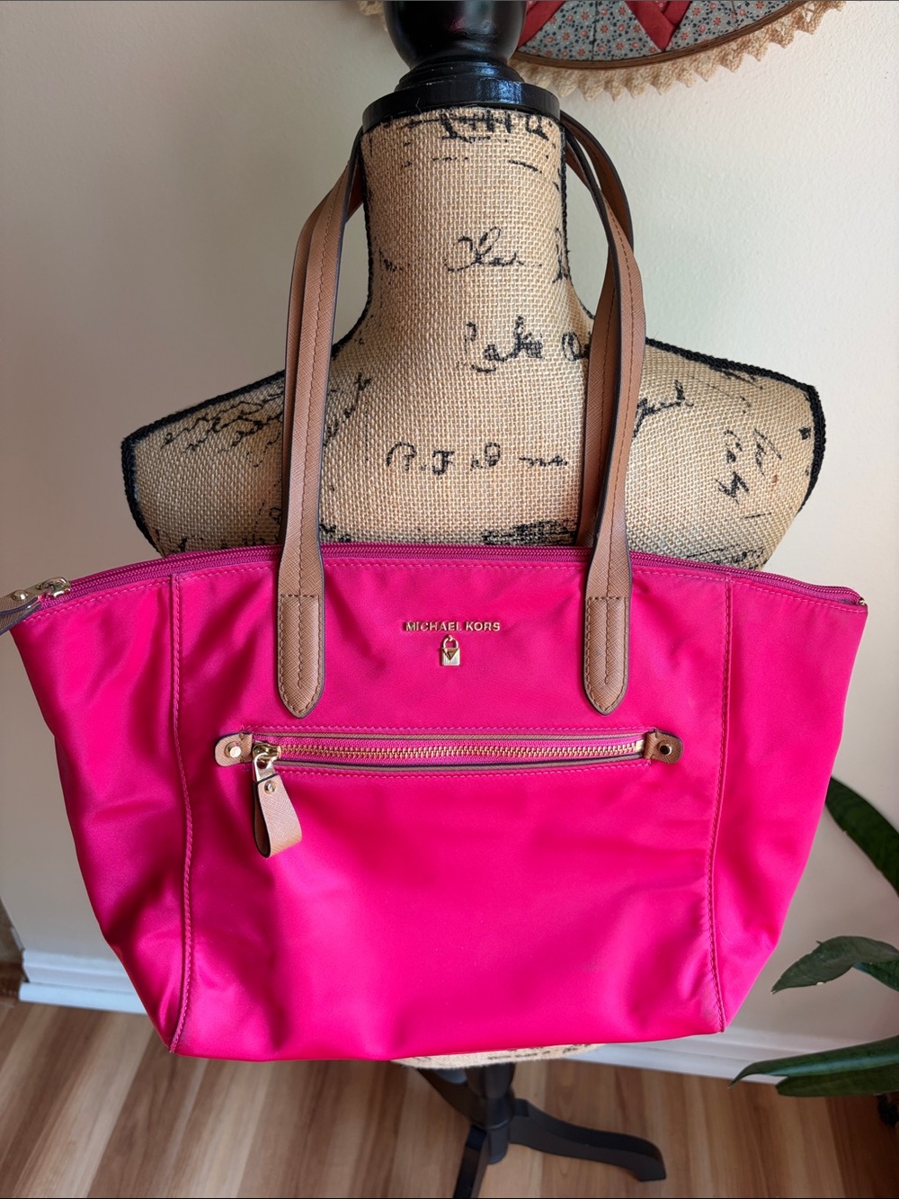 Michael Kors Kelsey Nylon Zipper Large Tote Ultra Pink